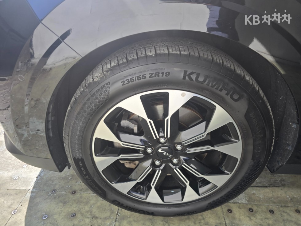 2023 - kia carnival