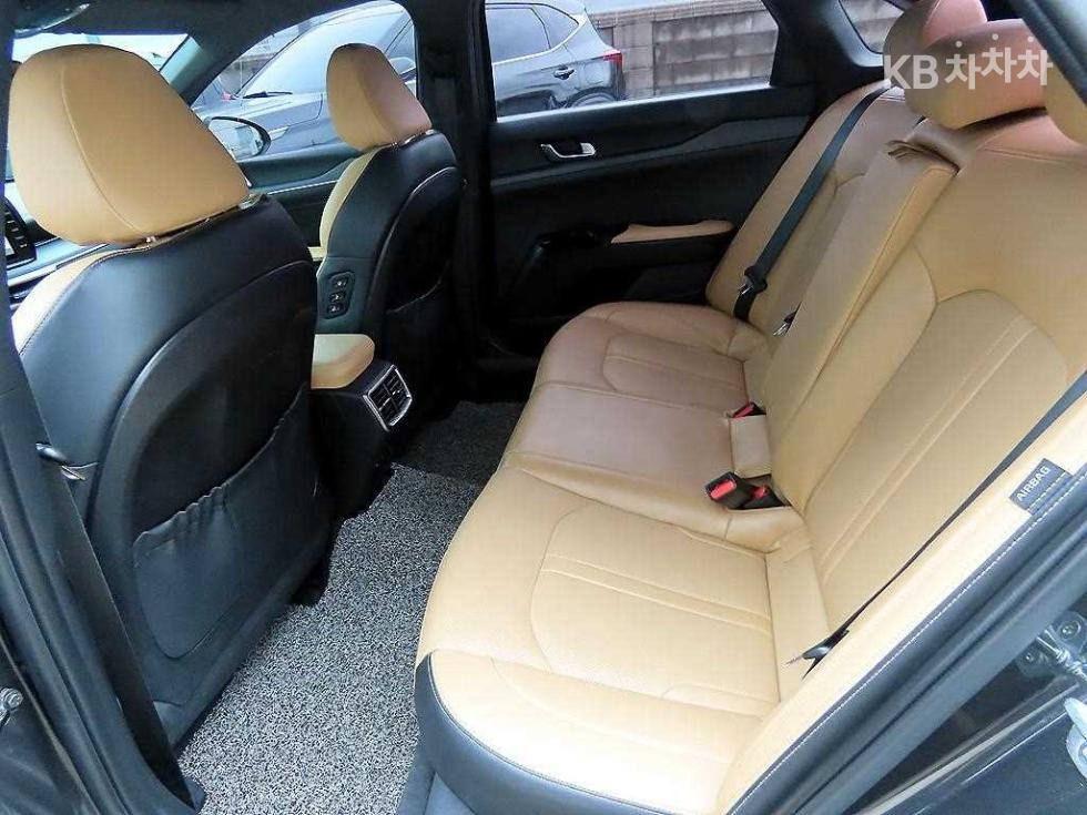 2020 - kia k5