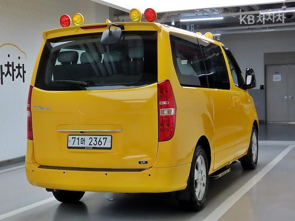 Hyundai Starex — miniaturë 3