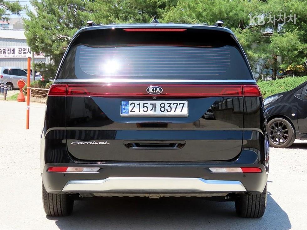 2021 - kia carnival