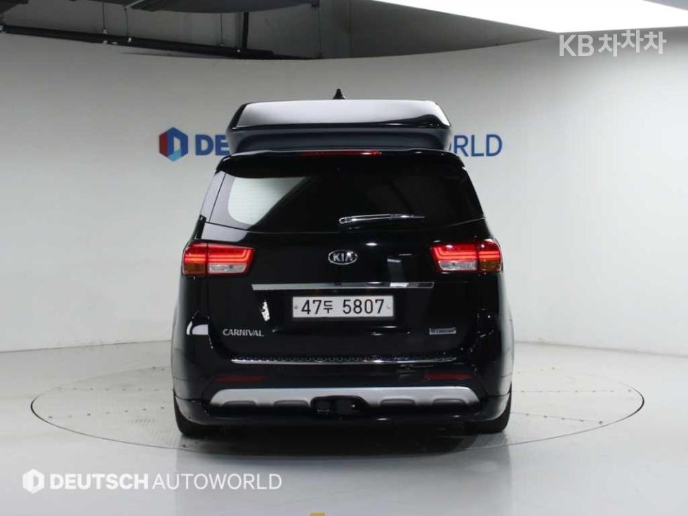 2017 - kia carnival