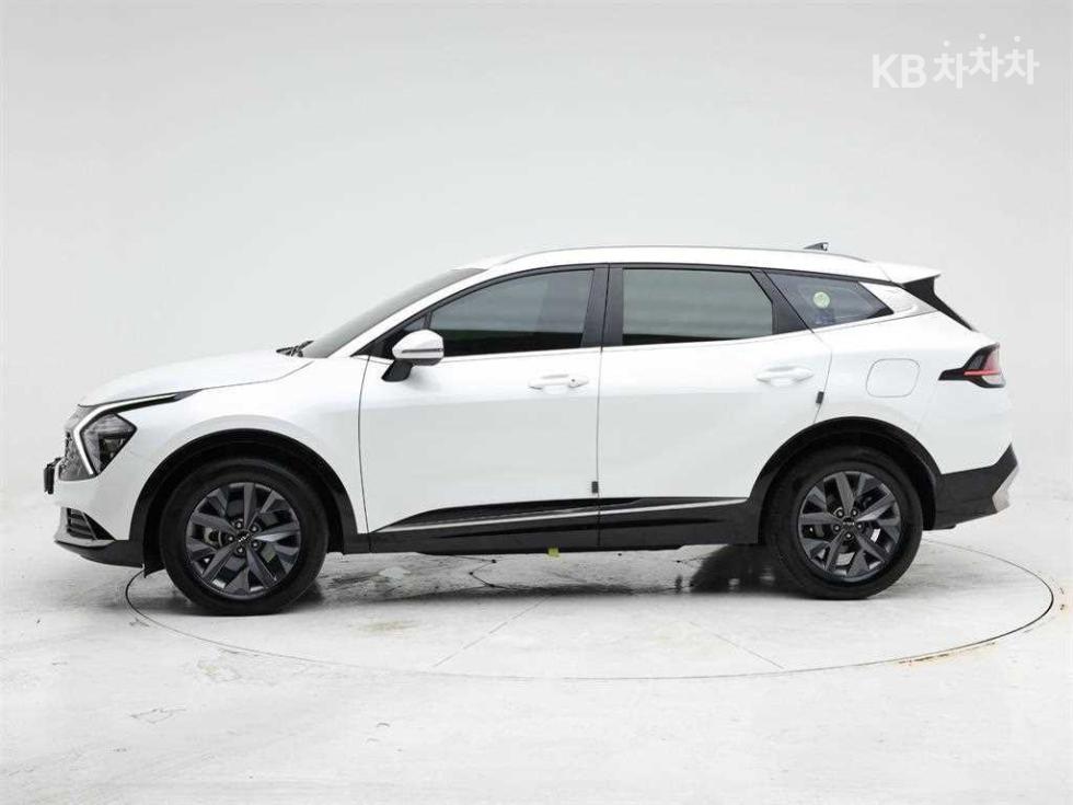 2023 - kia sportage
