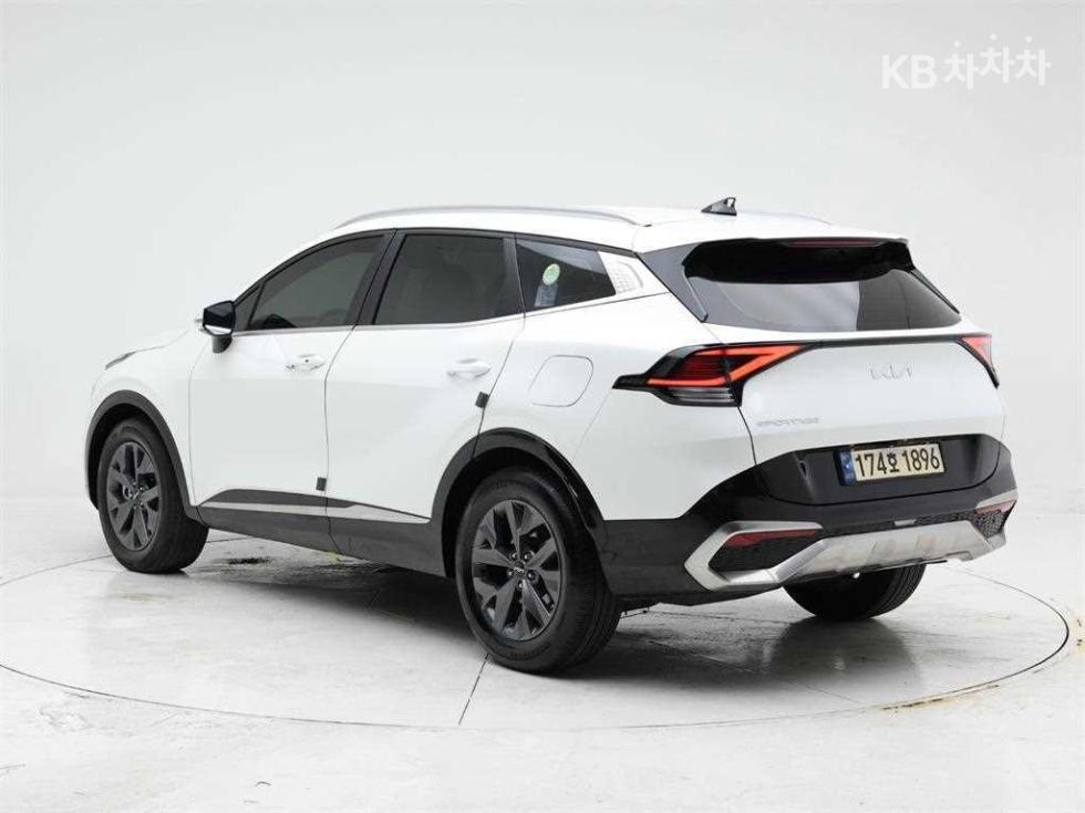 2023 - kia sportage