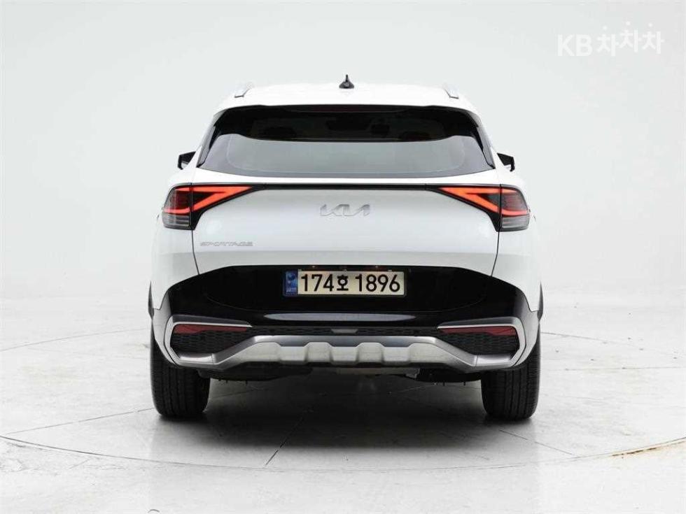 2023 - kia sportage