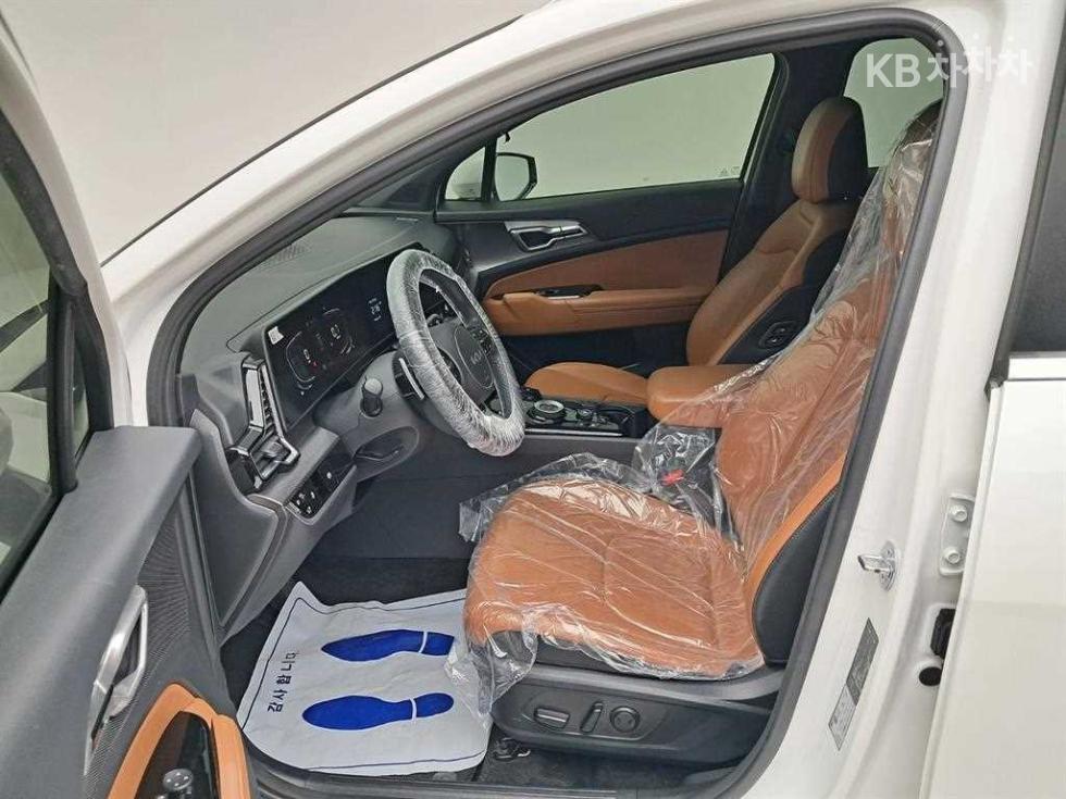2023 - kia sportage