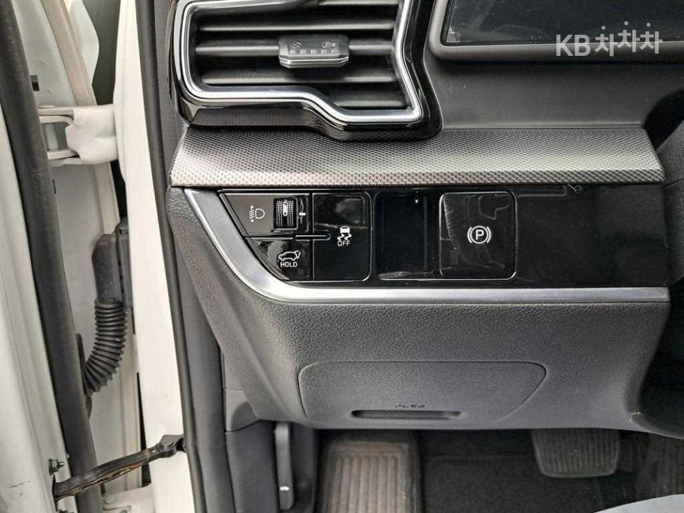 2023 - kia sportage