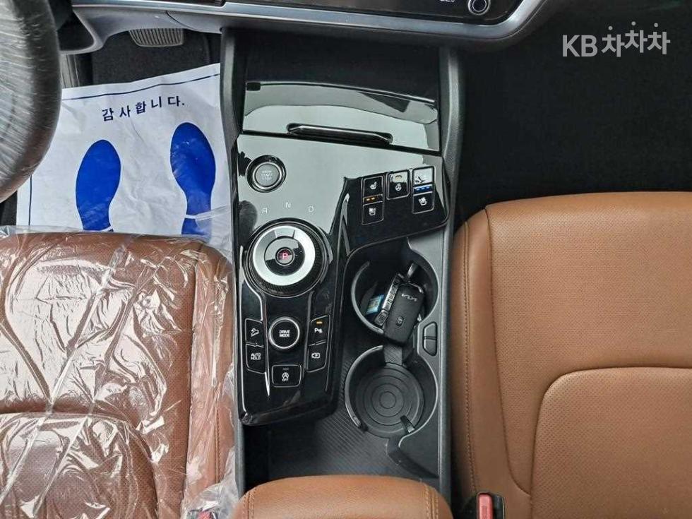 2023 - kia sportage