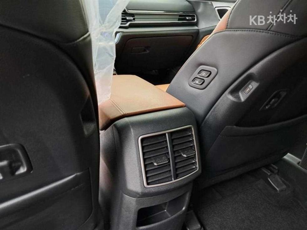 2023 - kia sportage
