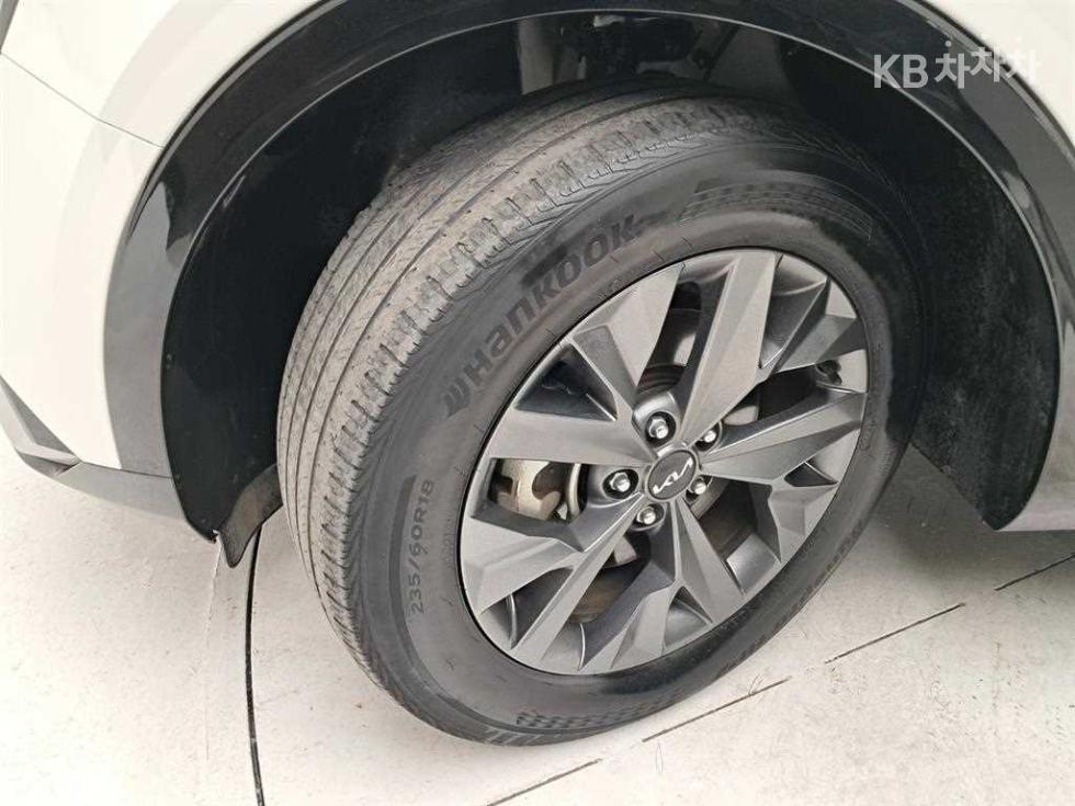 2023 - kia sportage