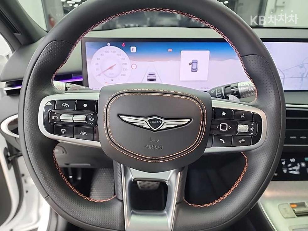 2024 Genesis GV70 photo