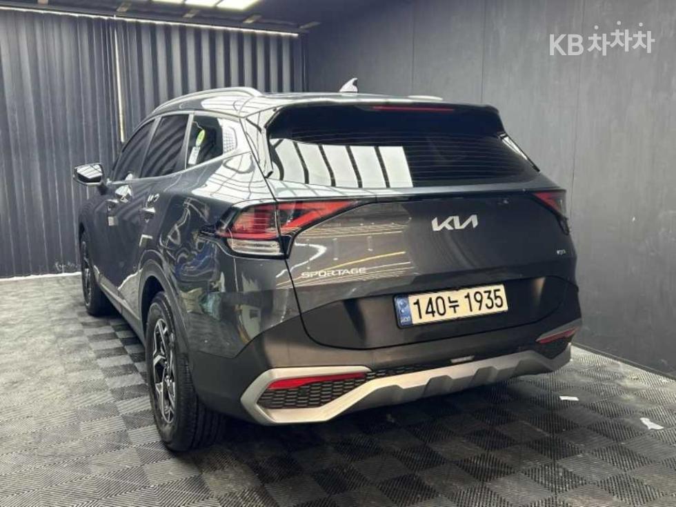 2022 - kia sportage