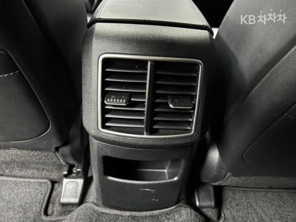 2022 - kia sportage