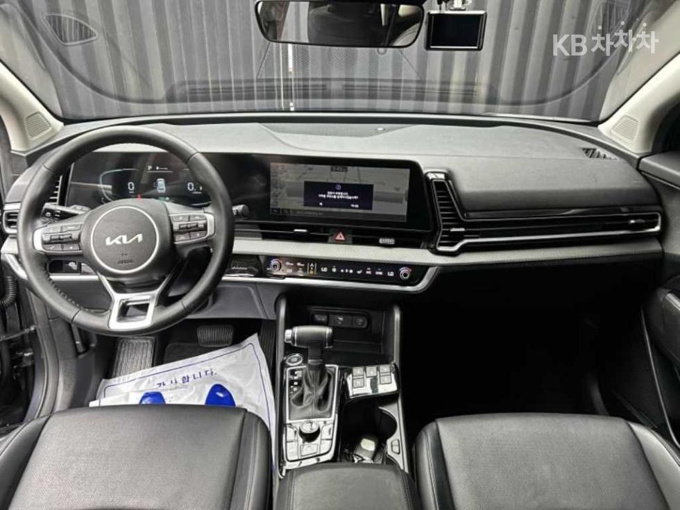 2022 - kia sportage