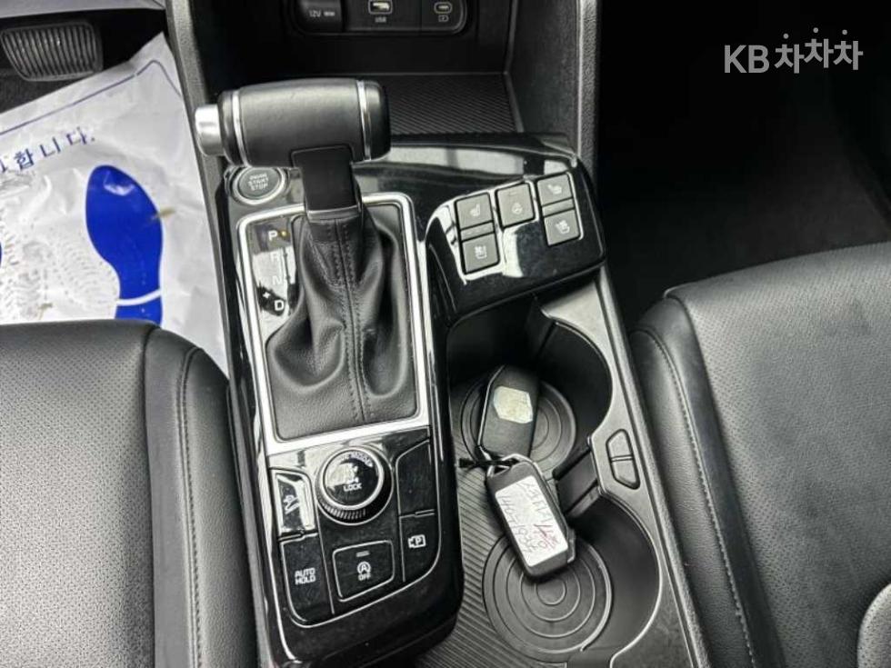 2022 - kia sportage