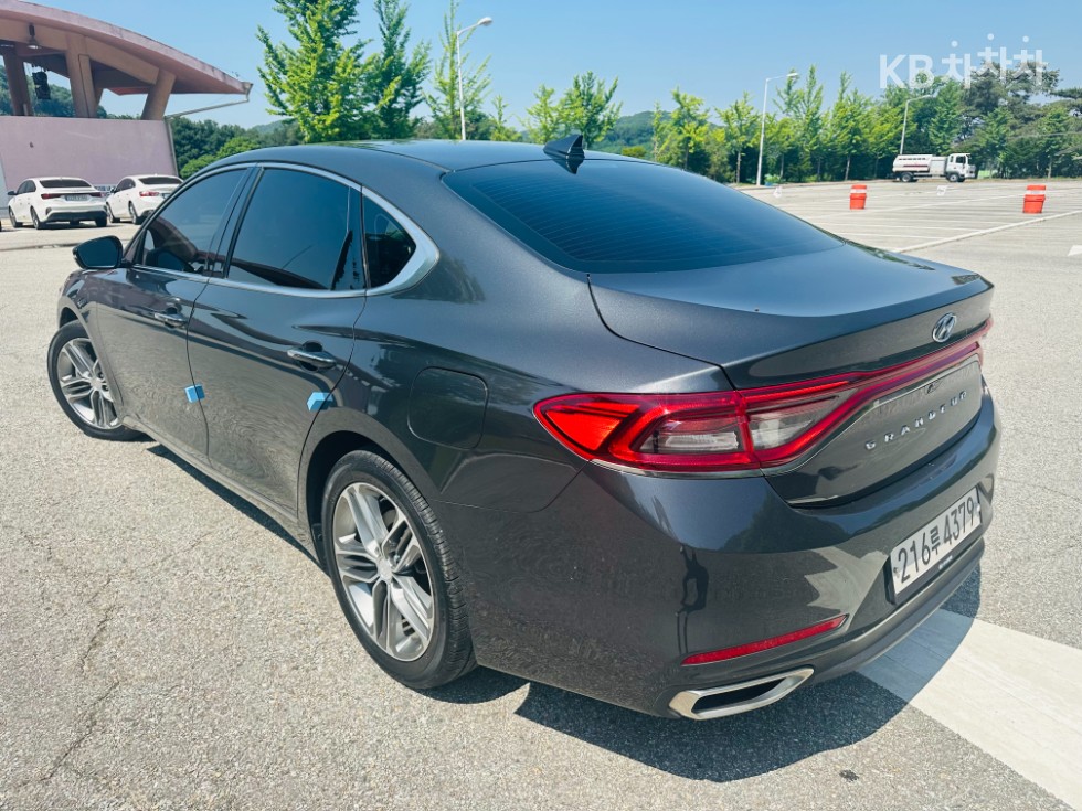 Hyundai Grandeur — miniaturë 4