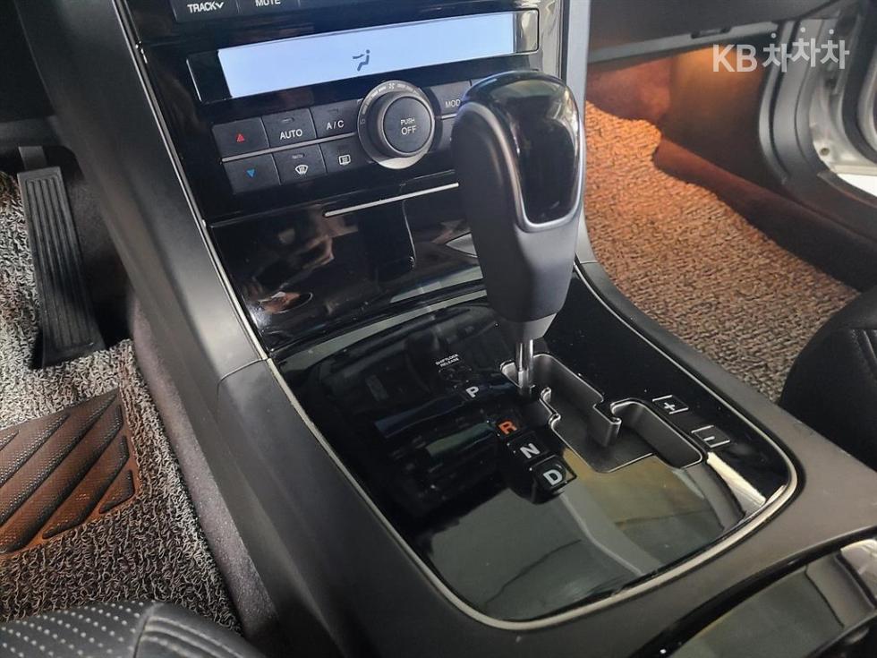 2010 - kia opirus