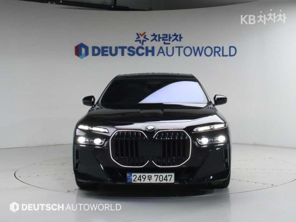 BMW 7er — miniaturë 3