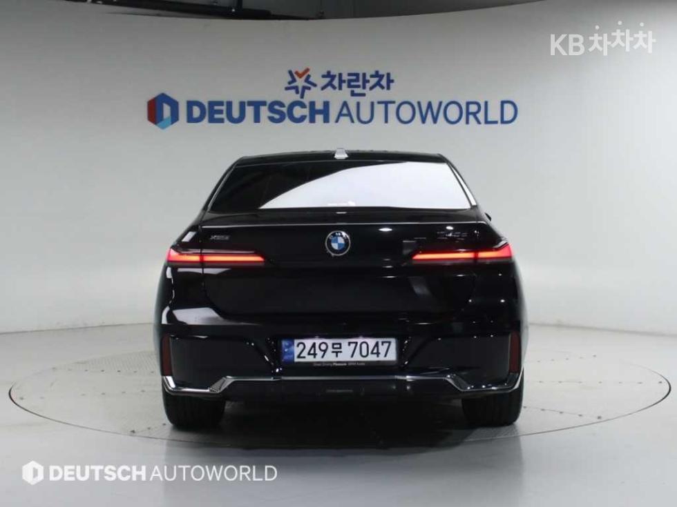 BMW 7er — miniaturë 4