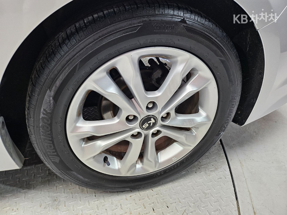 Kia K5 — miniaturë 20