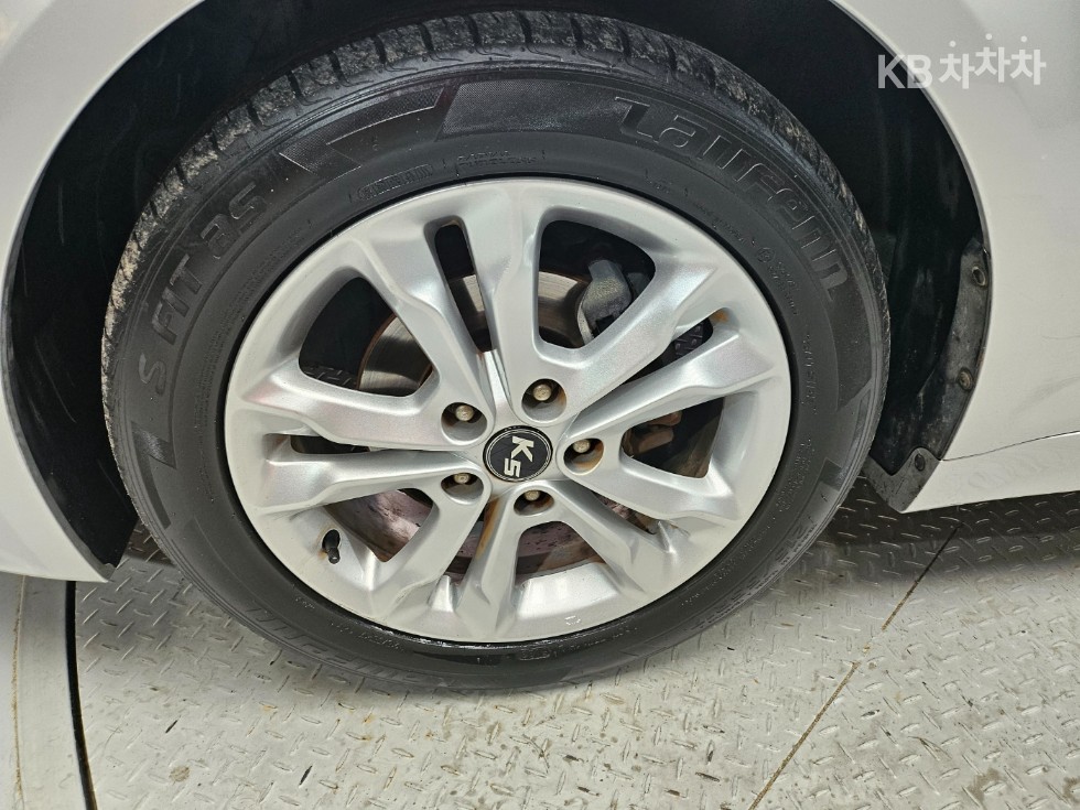 Kia K5 — miniaturë 19