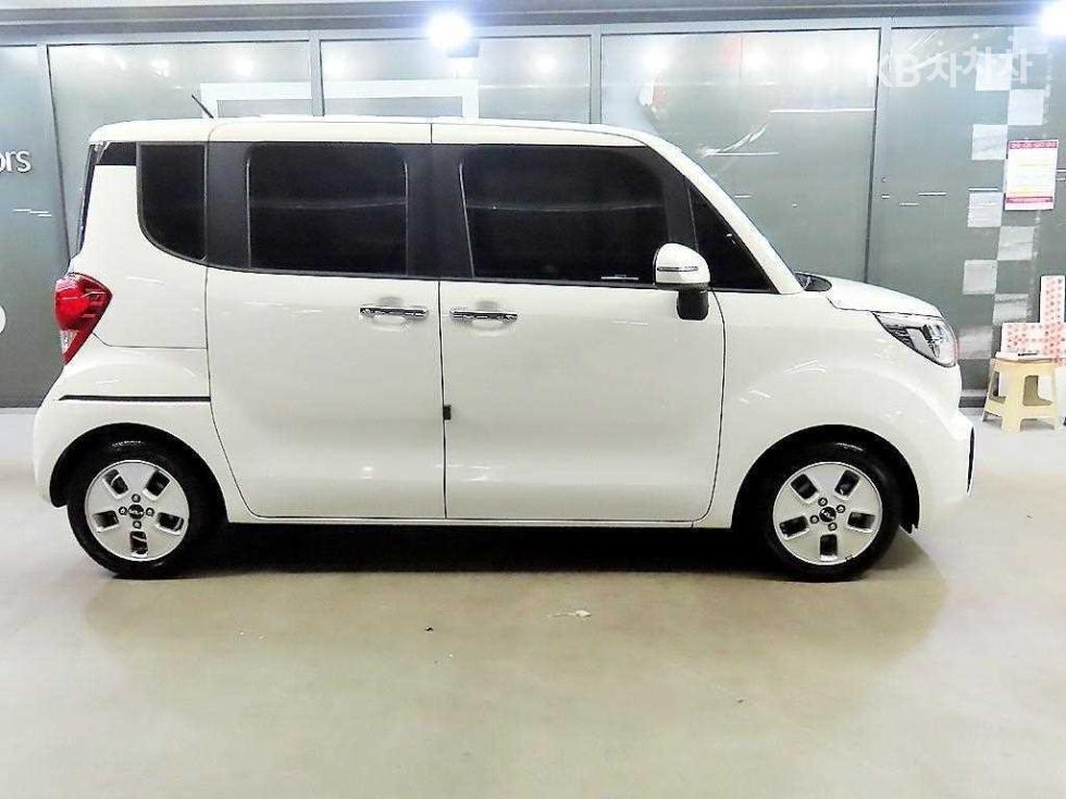 2022 - kia ray