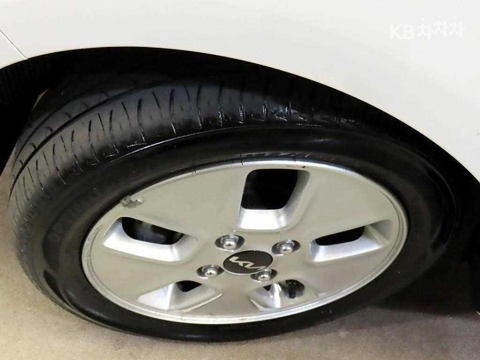 2022 - kia ray