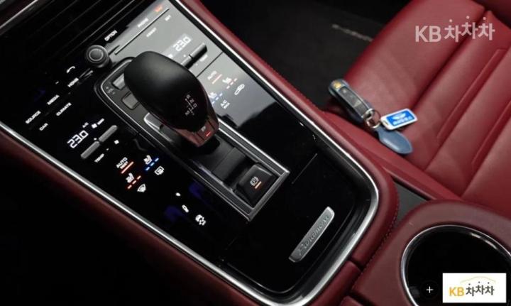Porsche Panamera 971 3.0 4 Base Type 10