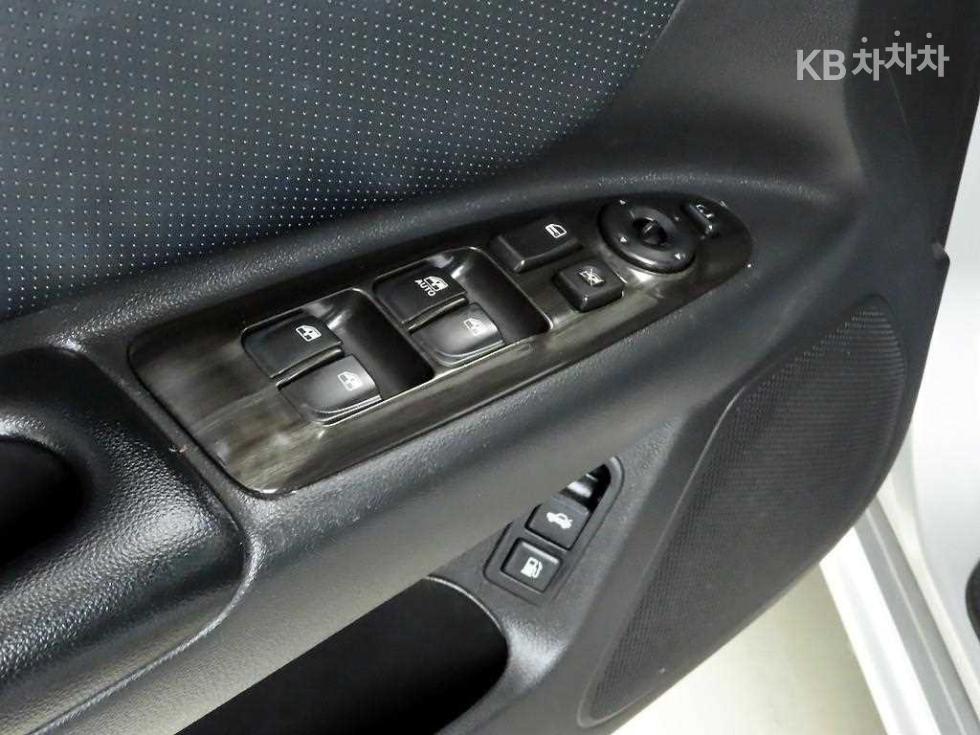 Kia K5 — miniaturë 11