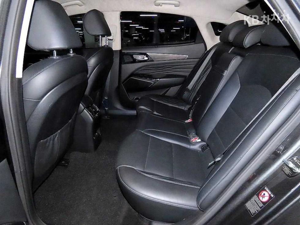 2021 - kia k7
