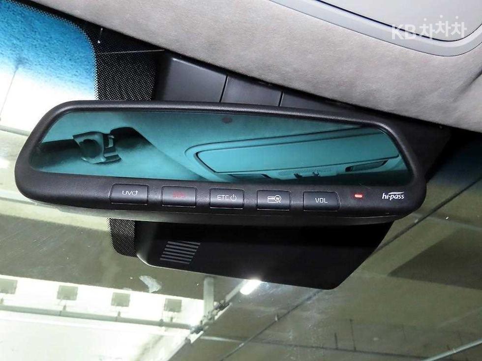 2021 - kia k7