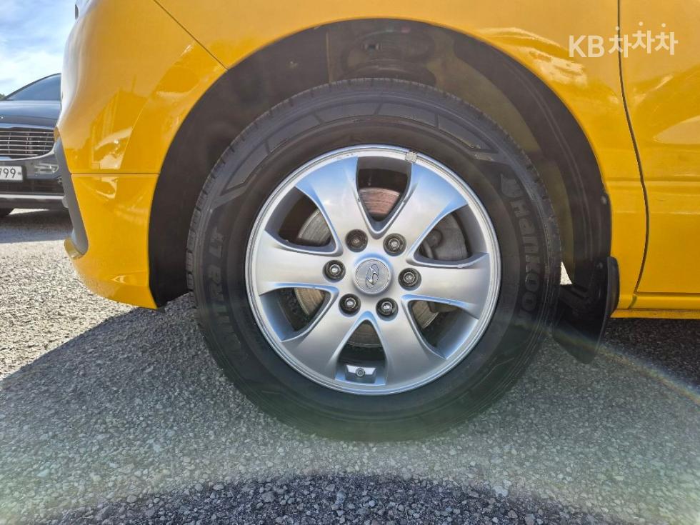 Hyundai Starex — miniaturë 5