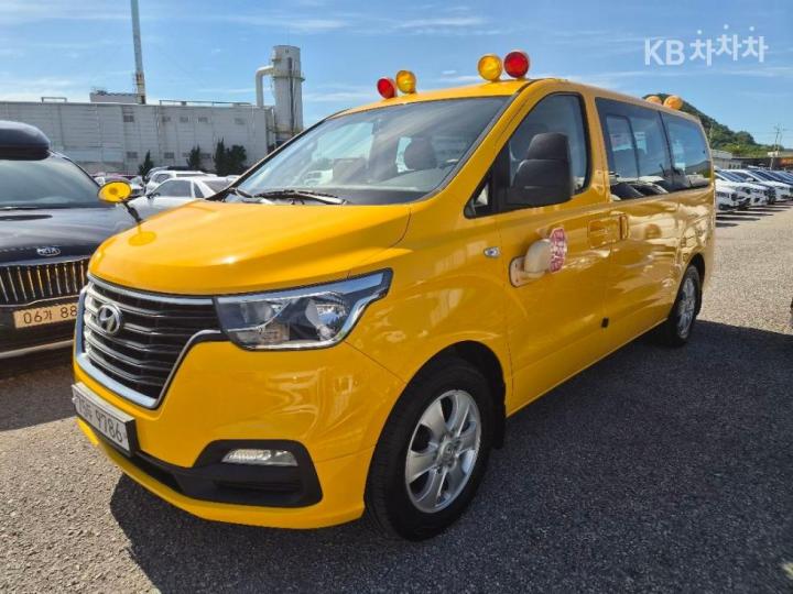 Hyundai Starex LPi 어린이보호차 12인승 — foto 1