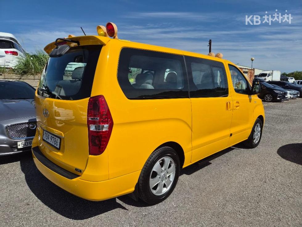 Hyundai Starex — miniaturë 3