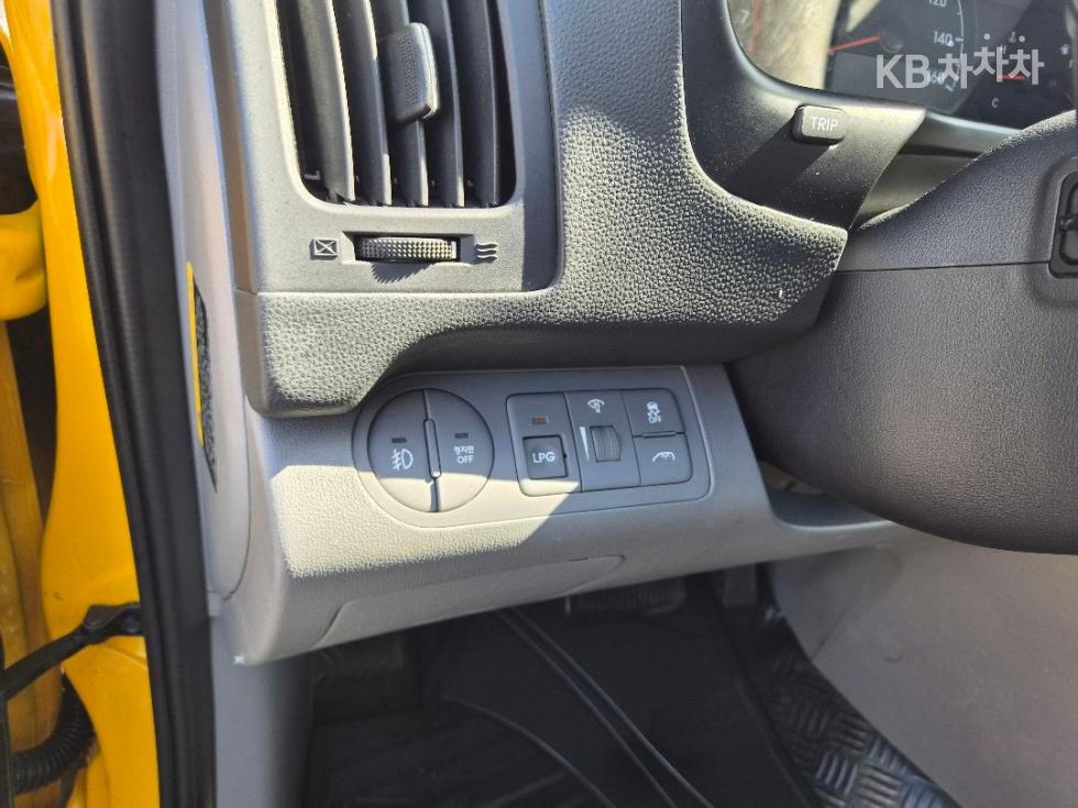 Hyundai Starex — miniaturë 16