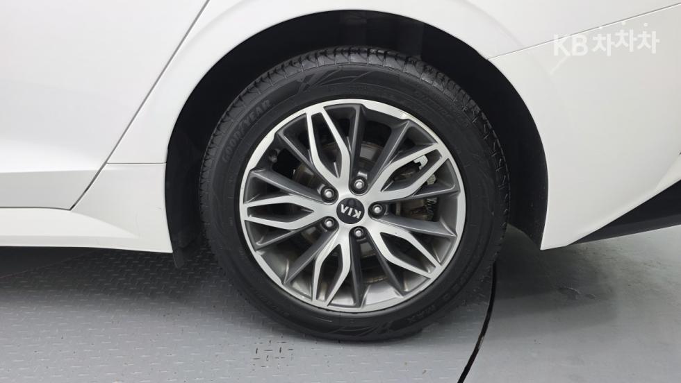 2020 - kia k5