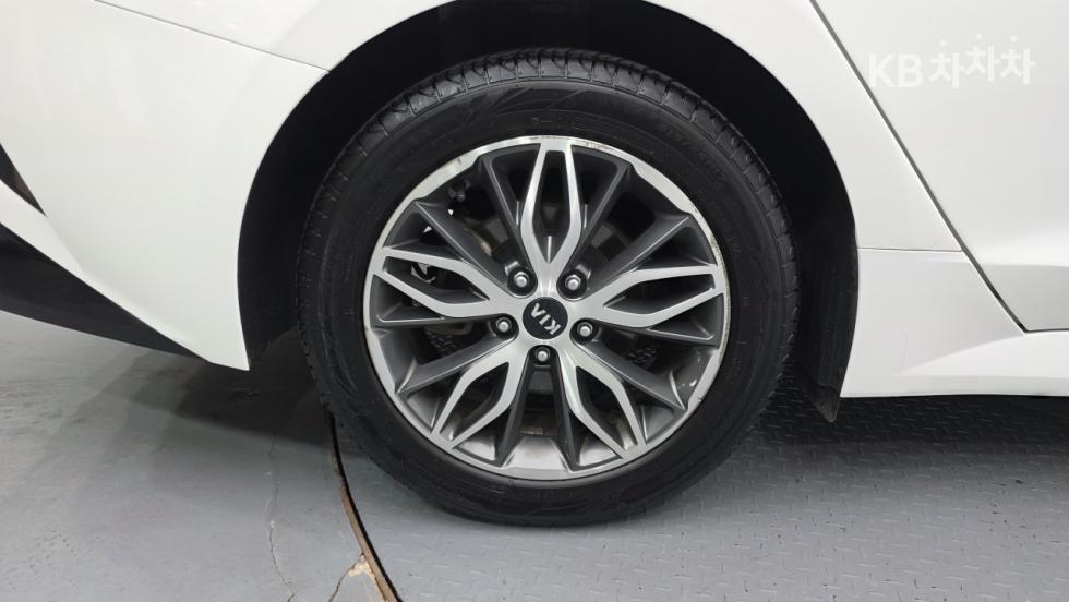 2020 - kia k5