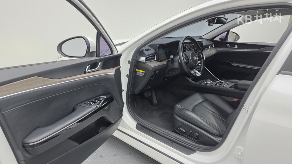 2020 - kia k5