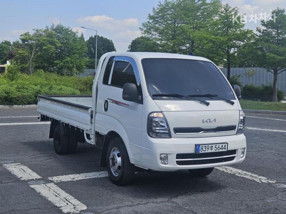 2024 - kia bongo iii