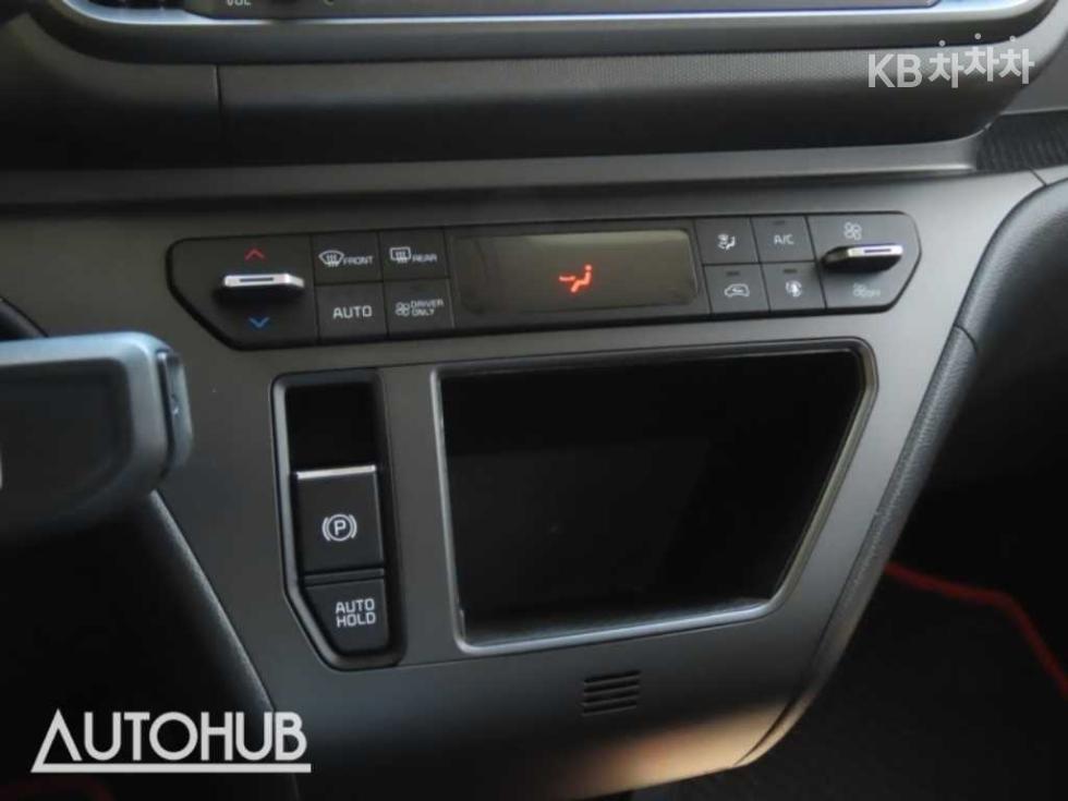 2025 - kia kia