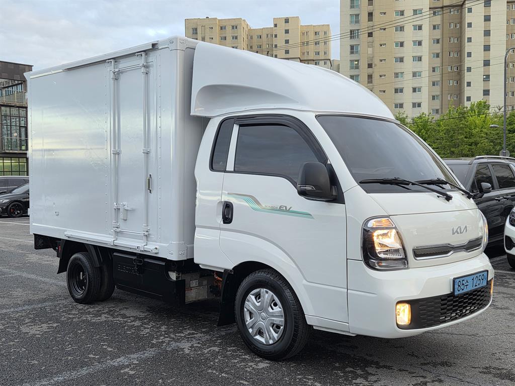 2023 - kia bongo iii