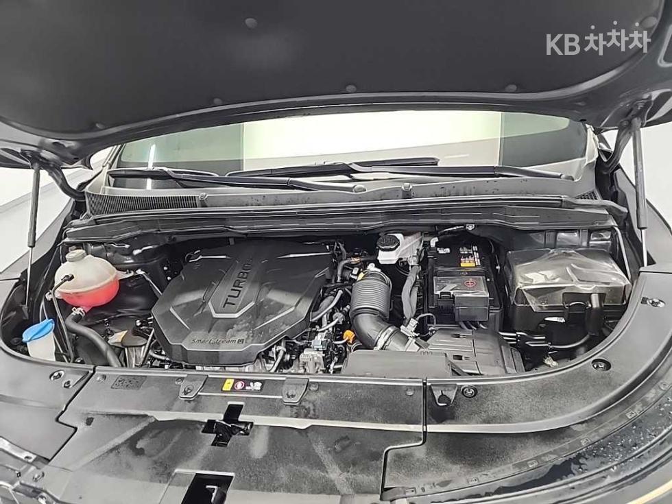 2024 Kia 4 photo