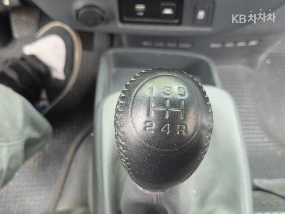2022 - kia bongo iii