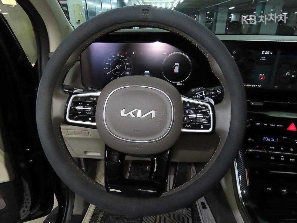 2022 Kia 4 photo