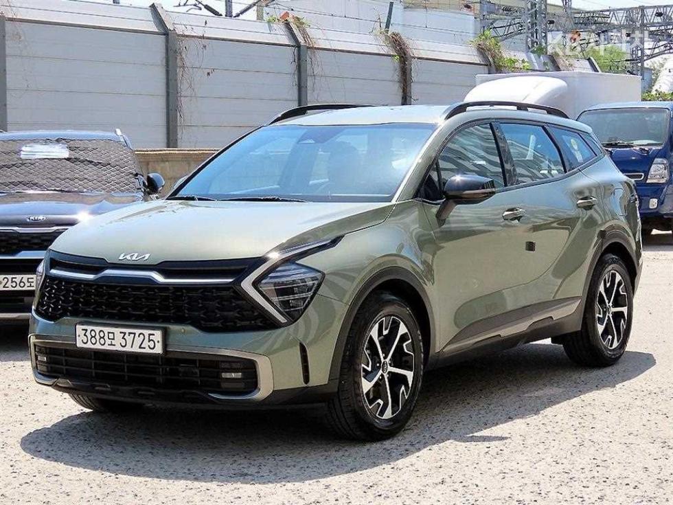 2023 - kia sportage