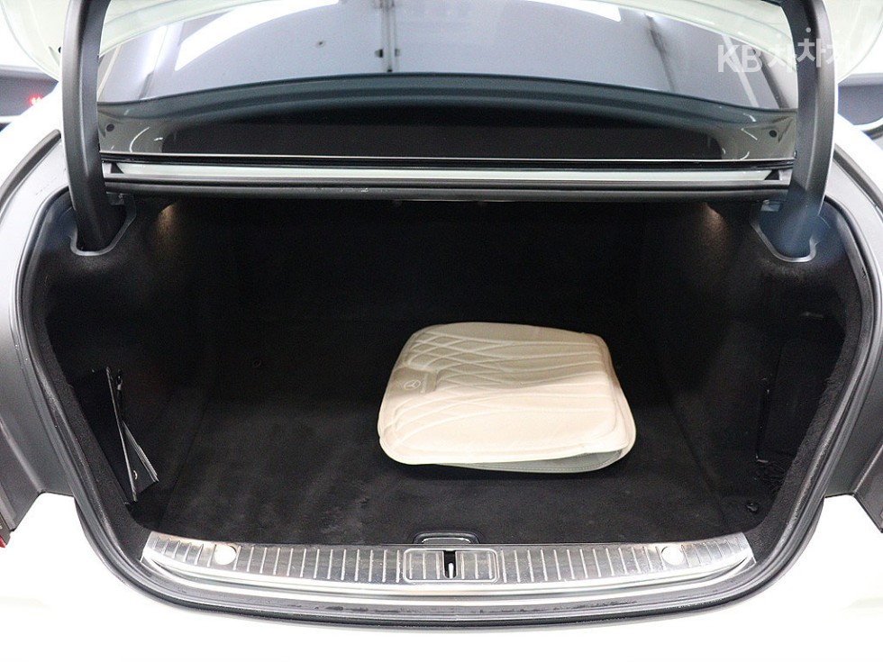 Mercedes-Benz S-klasse — miniaturë 5
