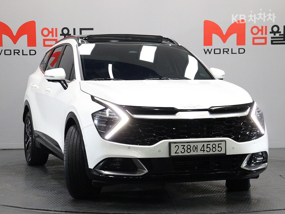 2023 - kia sportage