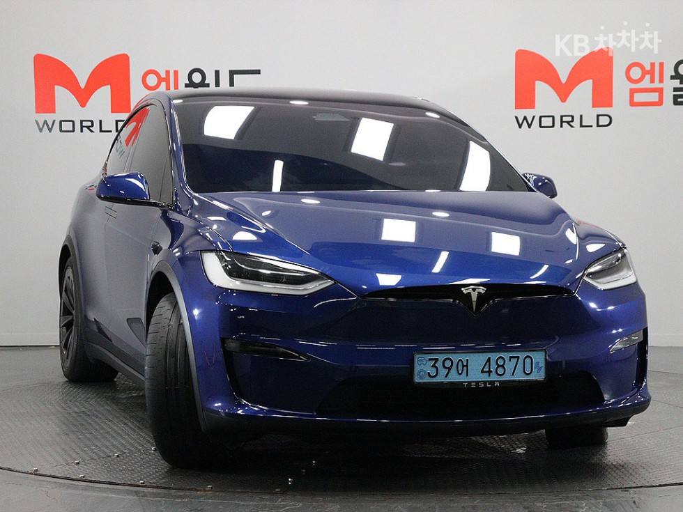 Tesla Model X — miniaturë 2