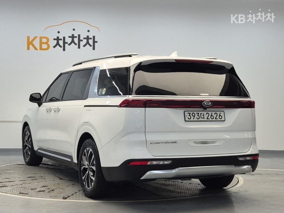 2021 - kia carnival