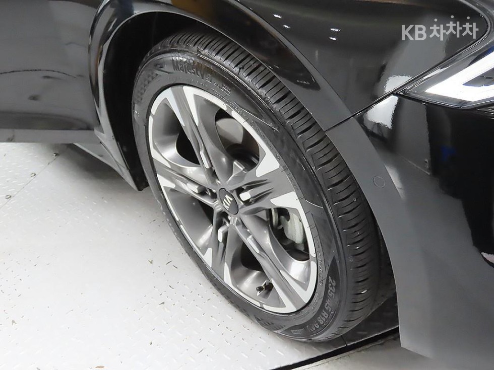 2021 - kia k5
