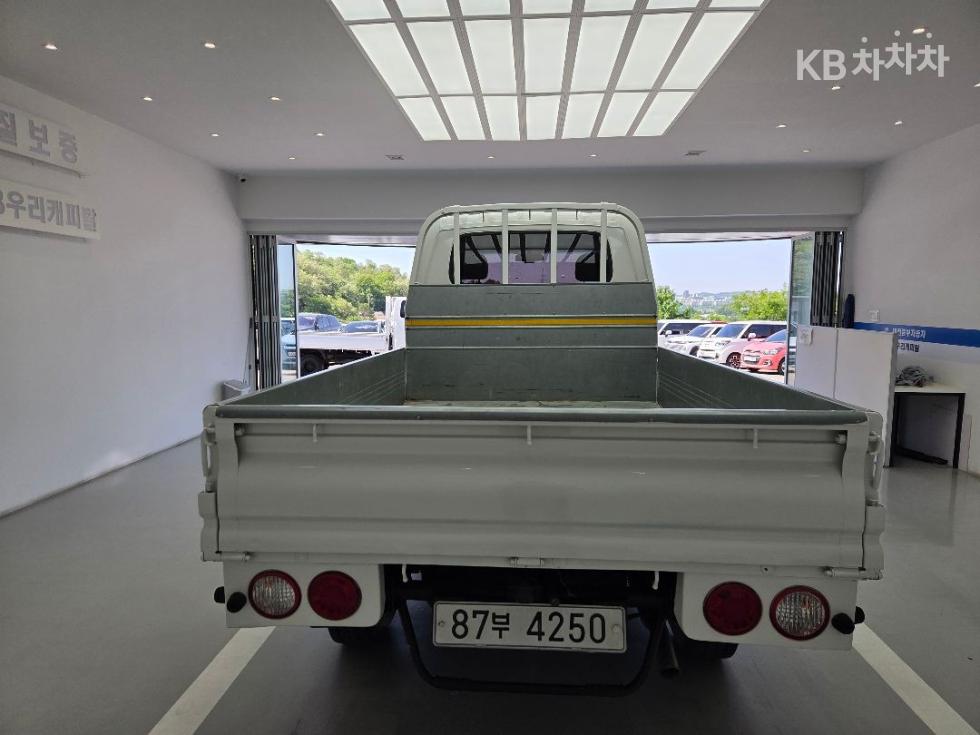 2012 - kia bongo iii